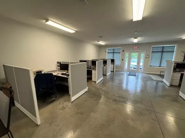 Wrentham, MA 02093,685 South #E