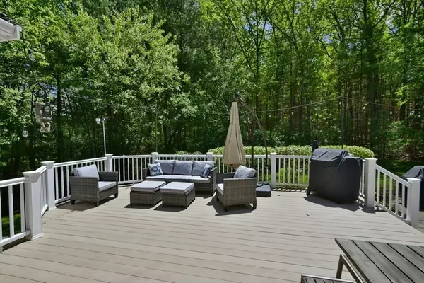 Norfolk, MA 02056,35 Maple Street