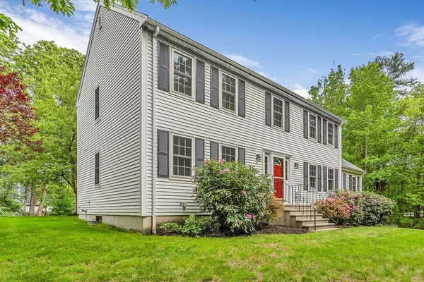 Medway, MA 02053,5 Lost Hill Dr