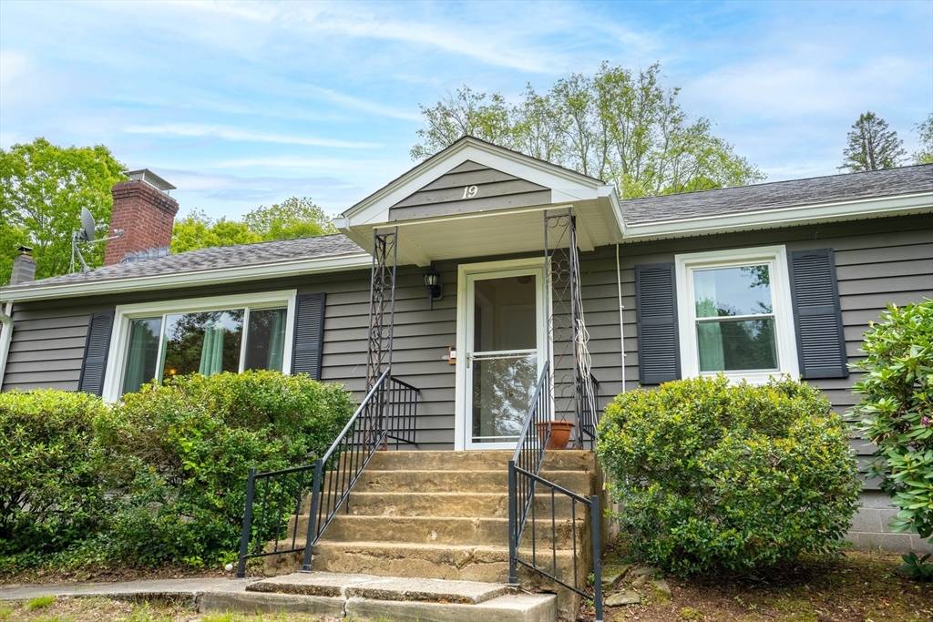 Auburn, MA 01501,19 Zabelle Ave