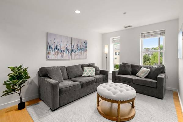 99 Chestnut Hill Avenue #212, Boston, MA 02135