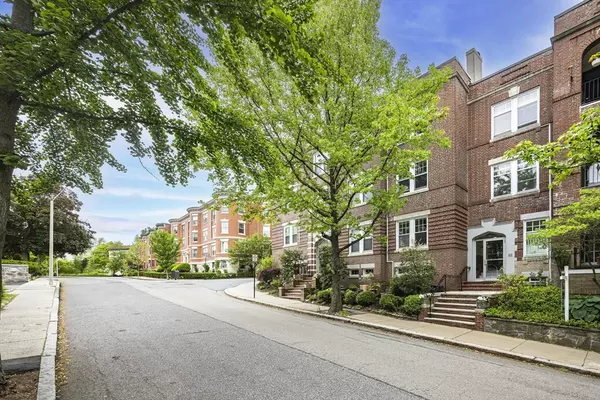 Brookline, MA 02445,34 Garrison Rd #4