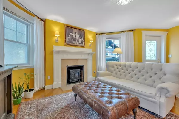 Brookline, MA 02445,8 Colbourne Crescent #1