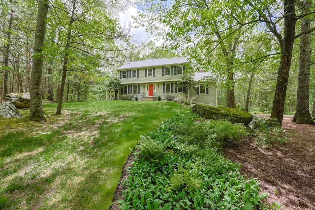 Groton, MA 01450,17 Stonecleave Lane