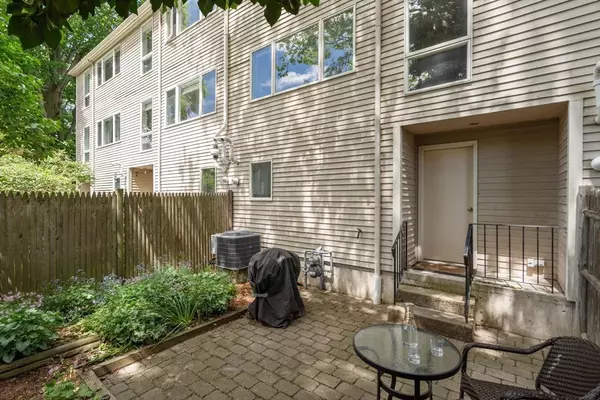 Watertown, MA 02472,31 Ashland Street #6