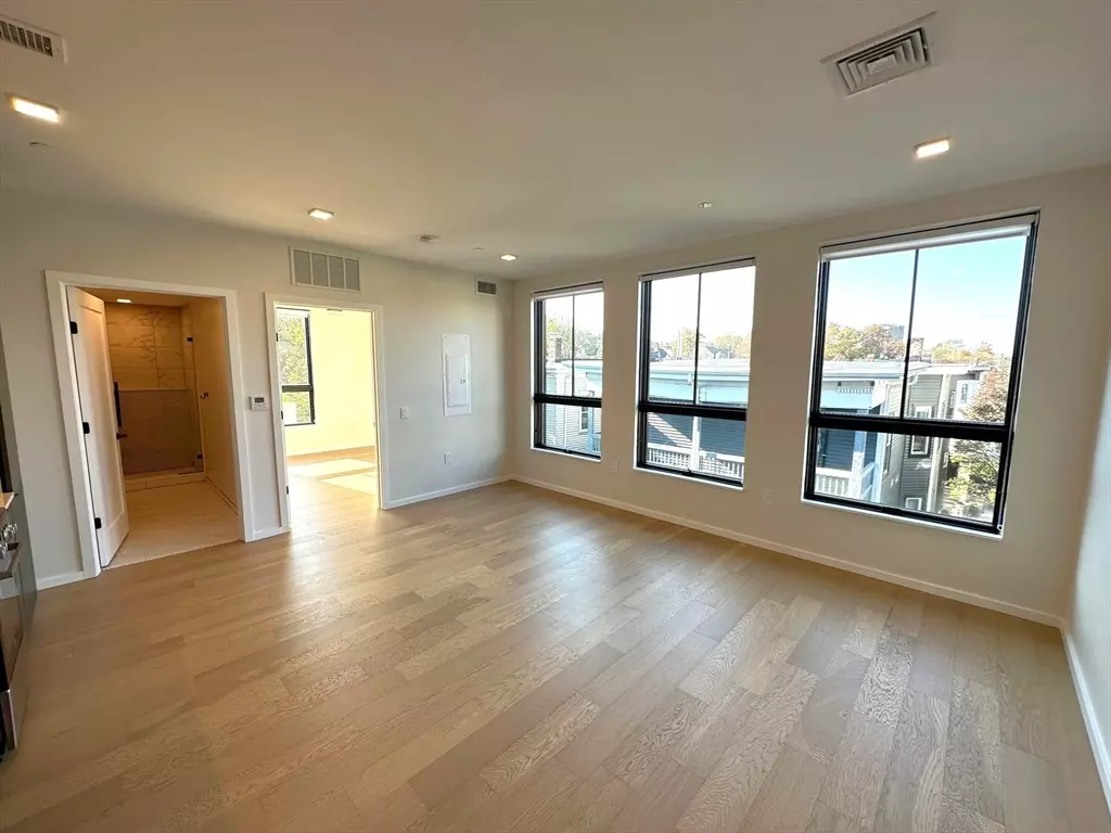 Boston, MA 02120,9-11 Burney #307