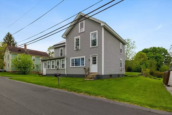 Brookfield, MA 01506,9 Green St