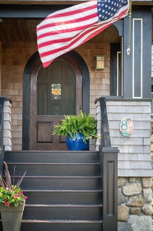 Rockport, MA 01966,8 Norwood Ave