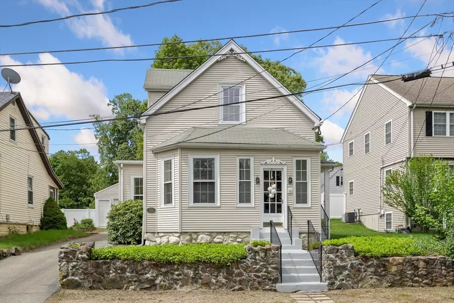 16 Shakespeare Road, Waltham, MA 02354