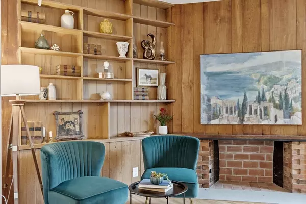 Concord, MA 01742,14 Thoreau Street