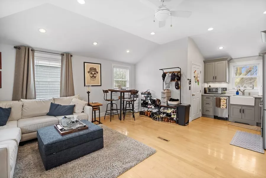 64 Ashland St #2B, Boston, MA 02122