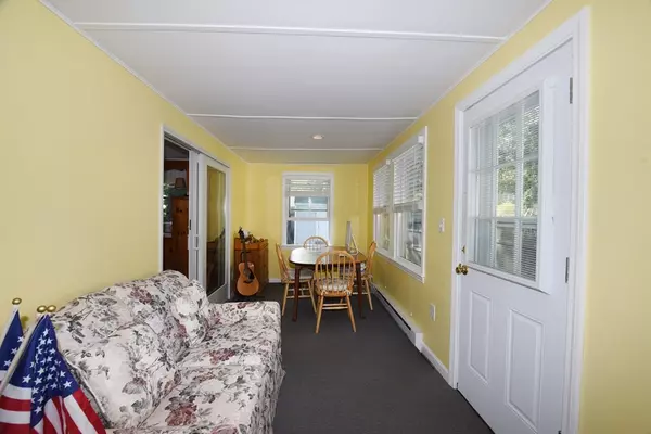 Marshfield, MA 02050,8 Valentine Rd