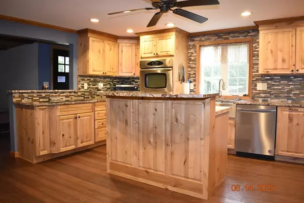 East Brookfield, MA 01515,252 Howe St