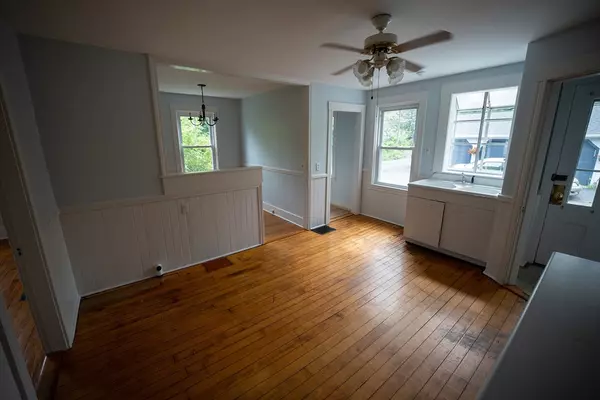 Northbridge, MA 01588,12 Linden St #B