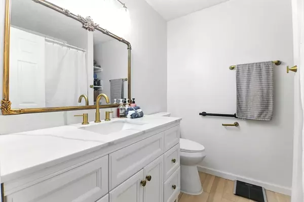 Springfield, MA 01129,59 Castlegate Dr. #B