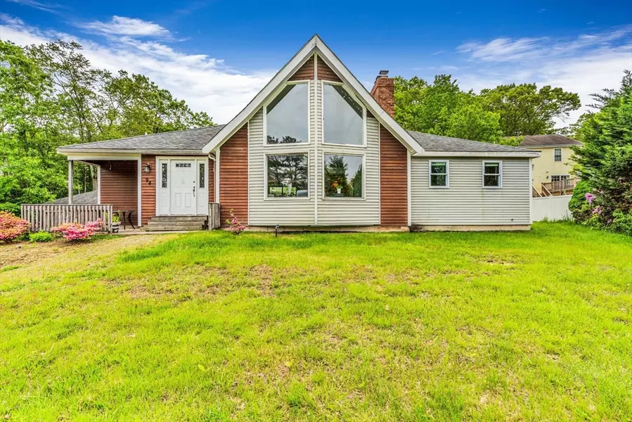 94 Lakeshore Drive, Bellingham, MA 02019