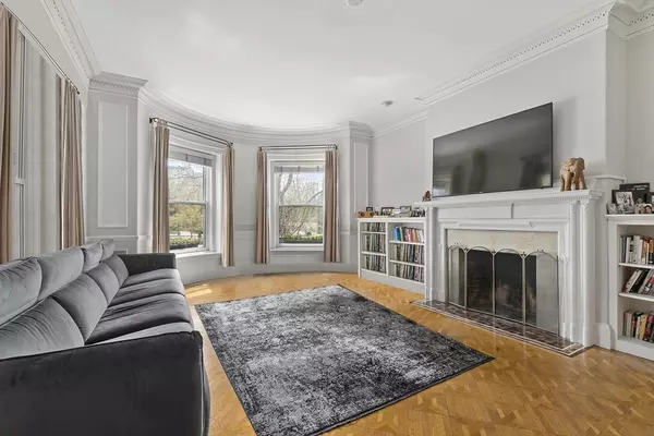 Brookline, MA 02445,1760 Beacon Street #1