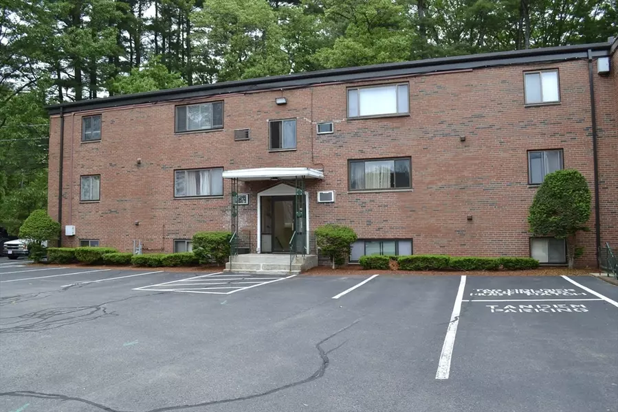 77 Nicholas Rd #I, Framingham, MA 01701