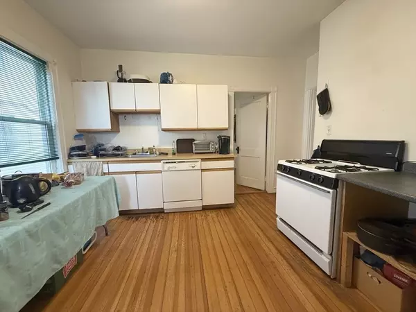 Somerville, MA 02144,34 Belknap Street #2