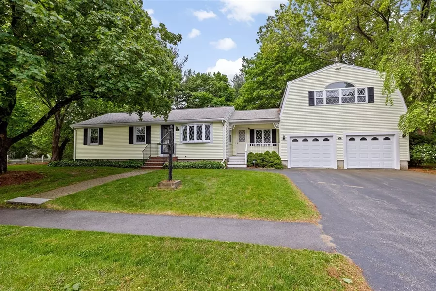 12 Dorothy Ave, Wilmington, MA 01887