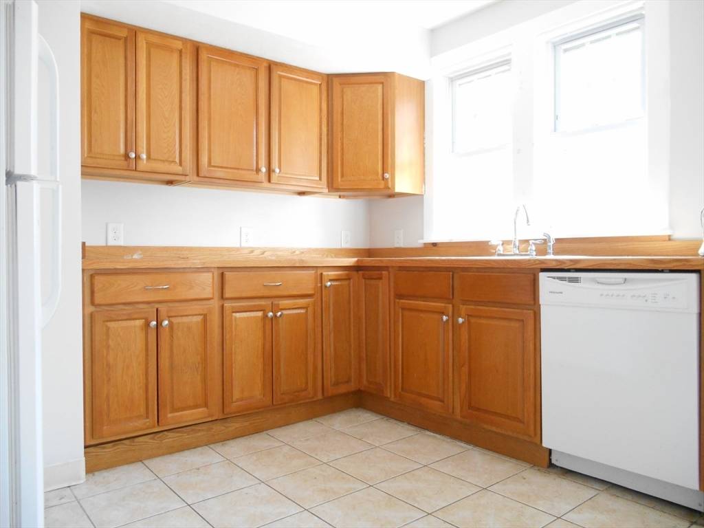 Barre, MA 01005,23 Trafalgar Square #23