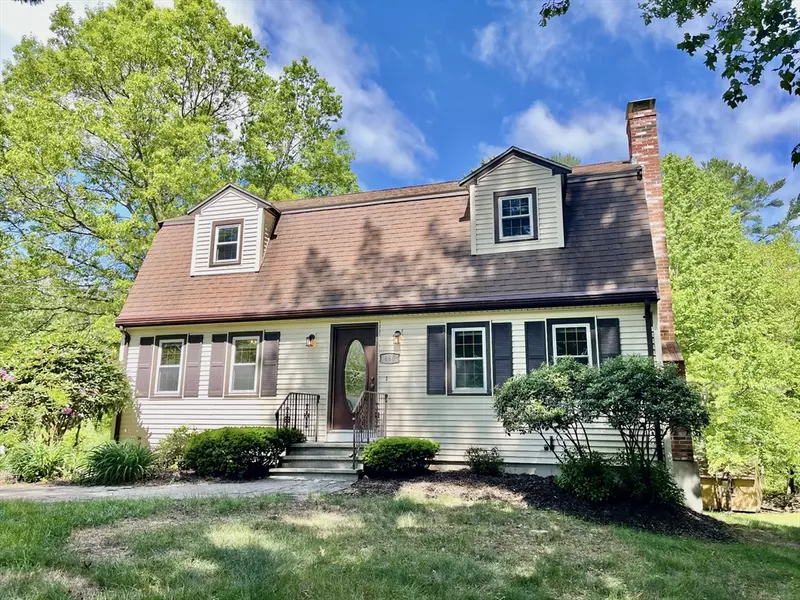468 Lake St, Bellingham, MA 02019