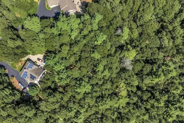 Mashpee, MA 02649,22 Oyster Way