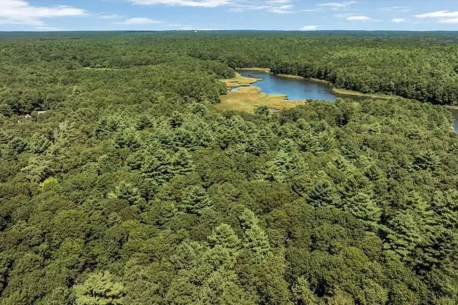 Mashpee, MA 02649,22 Oyster Way