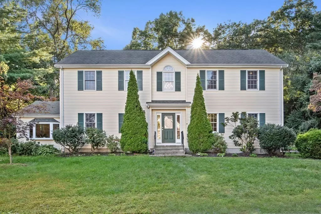 Wellesley, MA 02481,29 Burke Ln