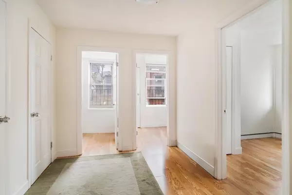 Boston, MA 02113,5 N Margin St #9