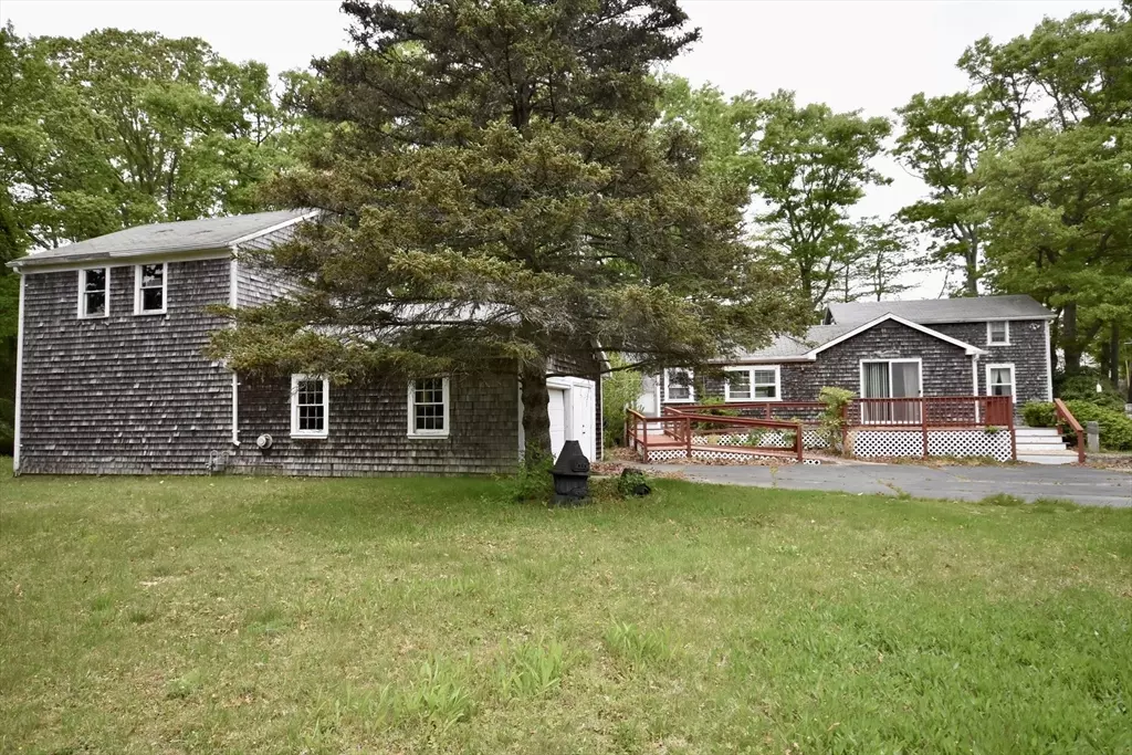 Bourne, MA 02562,22 Canal Rd