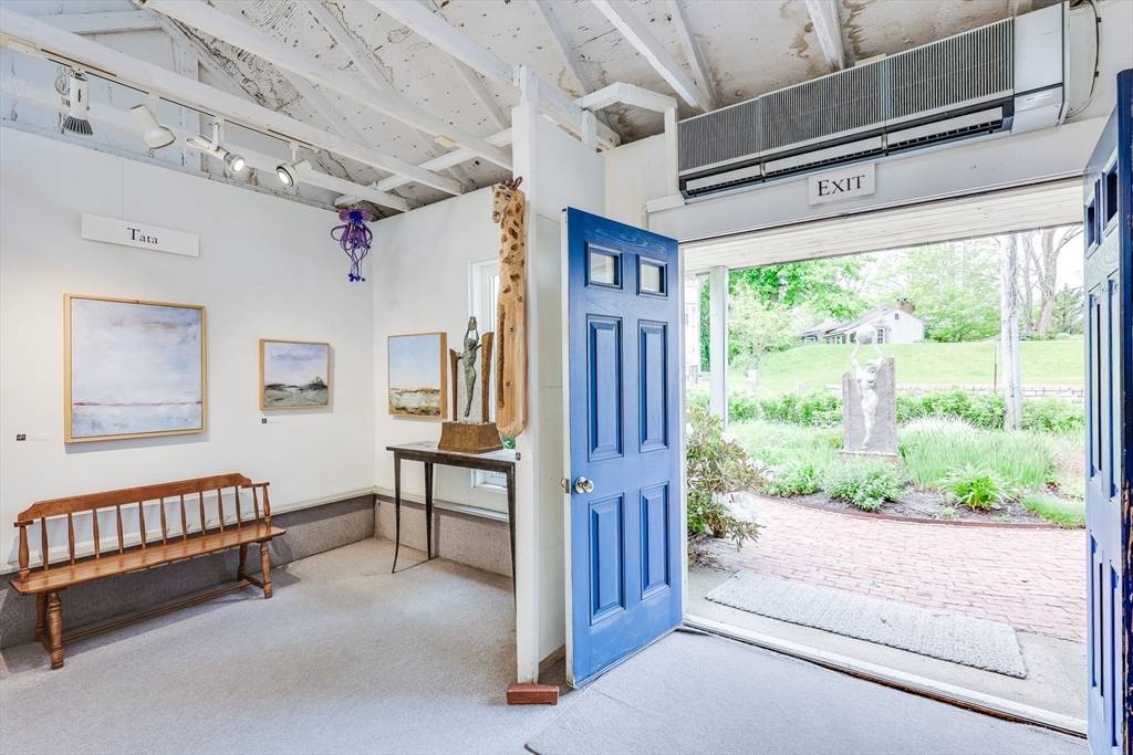 Wellfleet, MA 02667,20 Bank Street