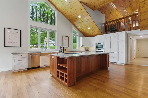 East Longmeadow, MA 01028,79 Old Farm Rd