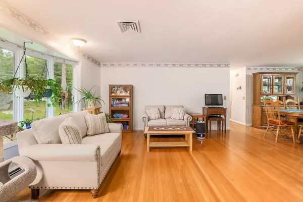 Holden, MA 01520,45 Surrey Ln