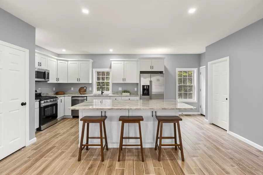 517 Primrose St, Haverhill, MA 01830