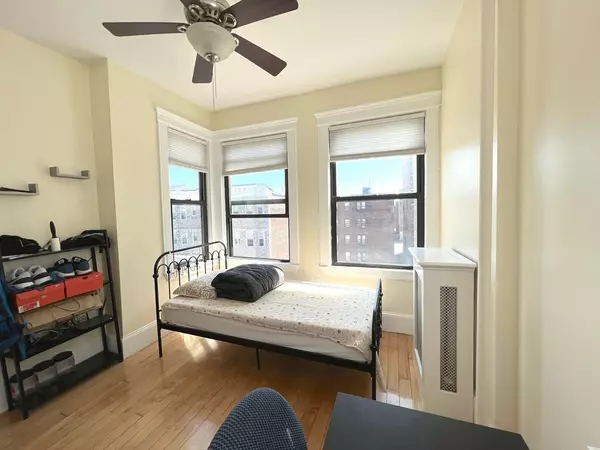 75 Burbank #401, Boston, MA 02115