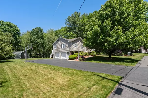 North Reading, MA 01864,33 Shady Hill Dr