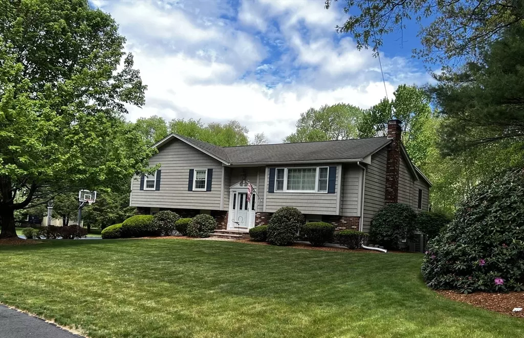North Reading, MA 01864,33 Shady Hill Dr