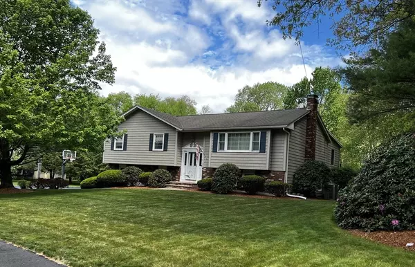 33 Shady Hill Dr, North Reading, MA 01864