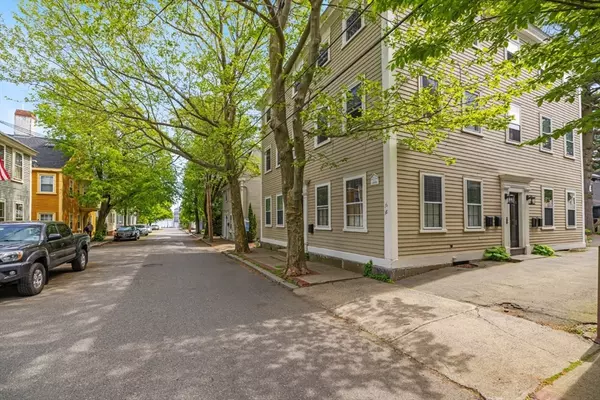 Salem, MA 01970,16 Andrew St #D