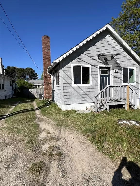 Wareham, MA 02571,83 Shore Avenue