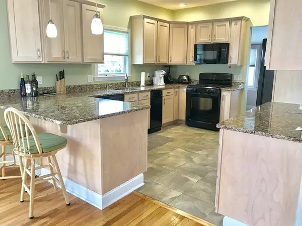 37 R Street Winter Rental #nov to june, Hull, MA 02045