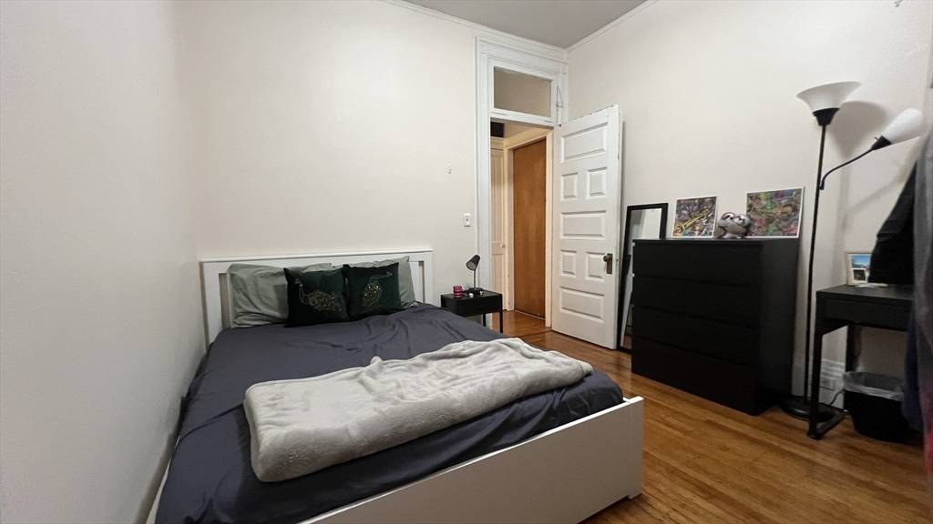 Boston, MA 02116,259 Beacon St #21