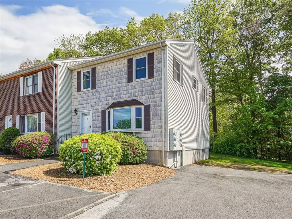 Webster, MA 01570,24 Highcrest Park #24