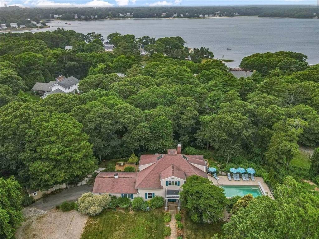 Bourne, MA 02532,3 Wolf Rd