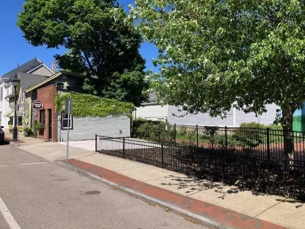 Hingham, MA 02043,33 South