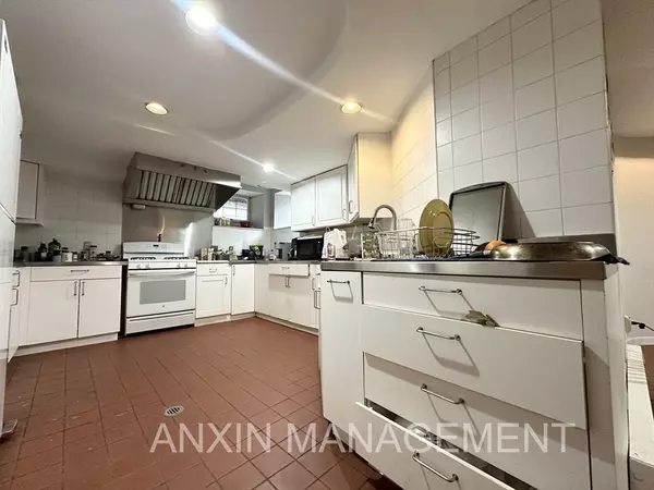 71 Gardner St #1, Boston, MA 02134