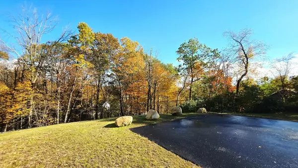 Leicester, MA 01611,23 South St