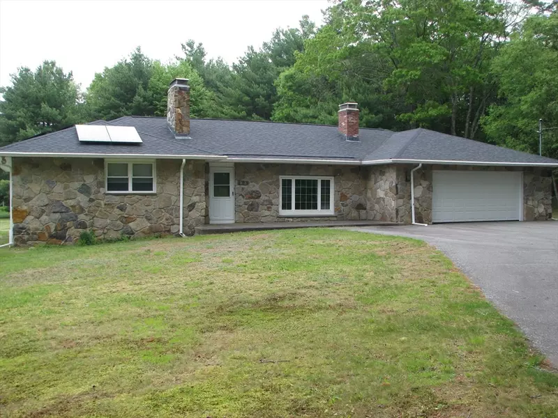 106 S Pickens St, Lakeville, MA 02347