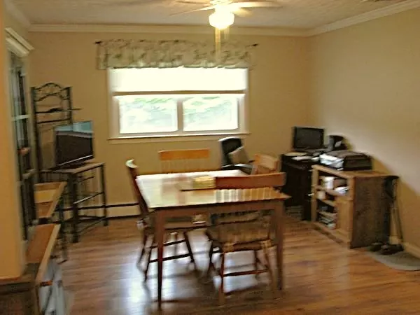 Lakeville, MA 02347,106 S Pickens St